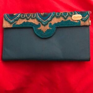 Embroidered clutch/ Wallet